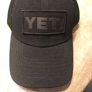 Black YETI hat